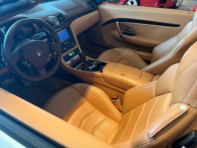 2015 Maserati GRANCABRIO — фото 2