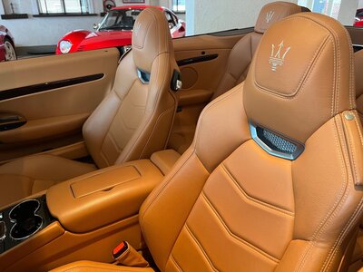 2015 Maserati GRANCABRIO — фото 3