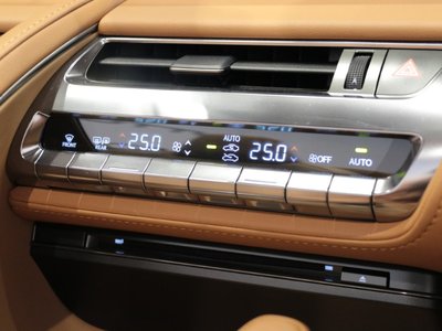 2023 Lexus LC CONVERTIBLE thumbnail 30