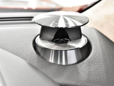 صورة 16 لـ 2010 Aston Martin DBS VOLANTE