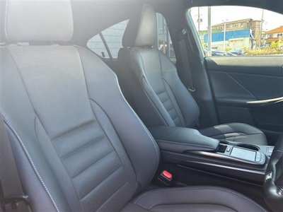 2021 Lexus IS photo 8