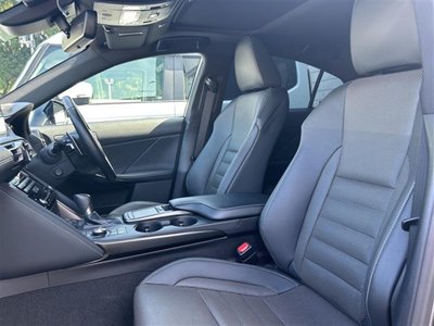 2021 Lexus IS thumbnail 29