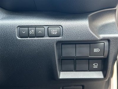 2021 Lexus IS thumbnail 23