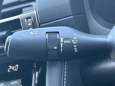 2021 Lexus IS photo 16