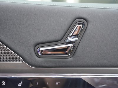 2025 BMW I7 thumbnail 33