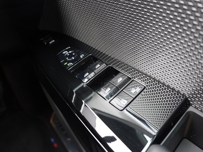 2025 BMW I7 thumbnail 34
