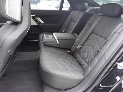 2025 BMW I7 thumbnail 39