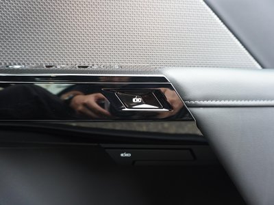 2025 BMW I7 thumbnail 32