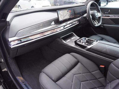 2025 BMW I7 thumbnail 42