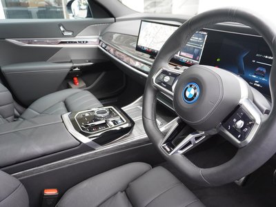 2025 BMW I7 thumbnail 27