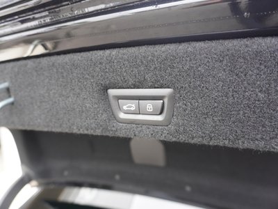 2025 BMW I7 thumbnail 44