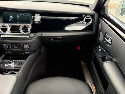 صورة 39 لـ 2012 ROLLS-ROYCE GHOST