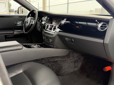 صورة 36 لـ 2012 ROLLS-ROYCE GHOST