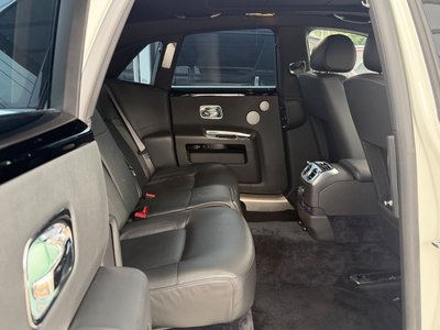 صورة 49 لـ 2012 ROLLS-ROYCE GHOST