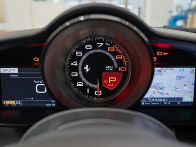 2017 Ferrari 488 GTB — миниатюра 28