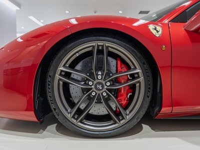 2017 Ferrari 488 GTB 照片 10