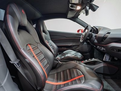 2017 Ferrari 488 GTB 照片 14