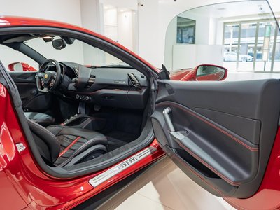 2017 Ferrari 488 GTB 照片 16