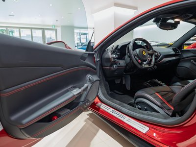 2017 Ferrari 488 GTB — миниатюра 20
