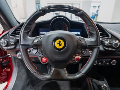 2017 Ferrari 488 GTB 照片 2
