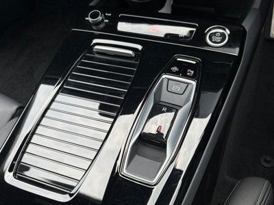 صورة 32 لـ 2025 AUDI A6 AVANT E-TRON