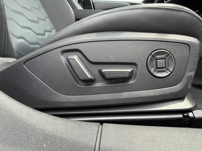 صورة 17 لـ 2025 AUDI A6 AVANT E-TRON