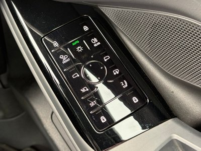 صورة 47 لـ 2025 AUDI A6 AVANT E-TRON