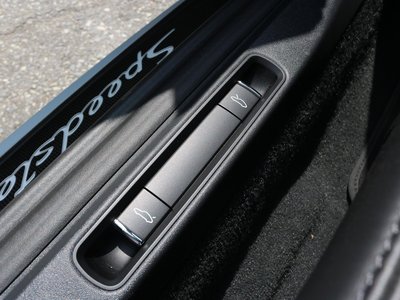 2020 Porsche 911 thumbnail 22