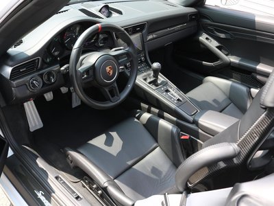 2020 Porsche 911 photo 2