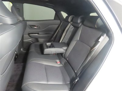 صورة 14 لـ 2025 Toyota CROWN SPORT