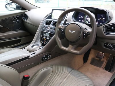2023 Aston Martin DB11 VOLANTE — фото 2