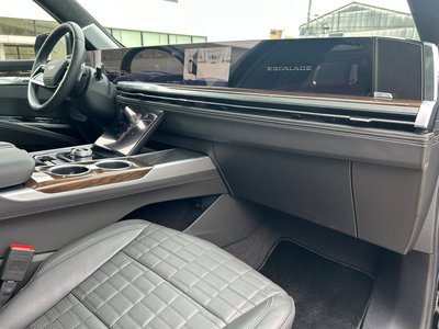صورة مصغرة 51 لـ 2025 Cadillac ESCALADE