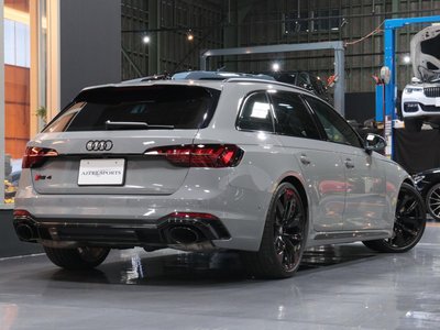 2021 AUDI RS4 AVANT photo 2