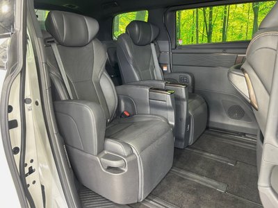 2023 Toyota ALPHARD — фото 9