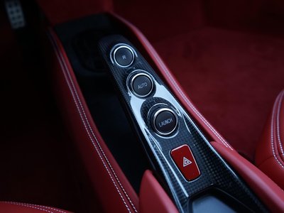 صورة 10 لـ 2022 Ferrari F8 SPIDER