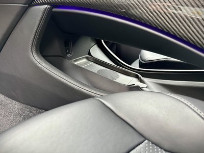 2024 Aston Martin DBX — миниатюра 61