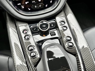 2024 Aston Martin DBX — миниатюра 57