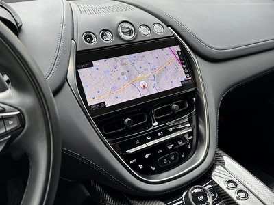 2024 Aston Martin DBX — миниатюра 18
