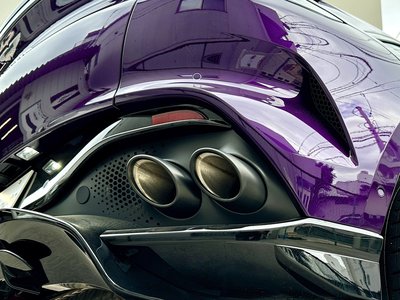 2024 Aston Martin DBX — миниатюра 11