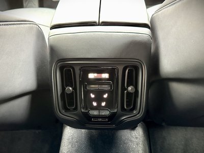 2024 Aston Martin DBX — миниатюра 65