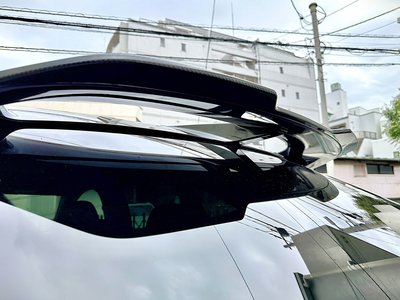 2024 Aston Martin DBX — миниатюра 38
