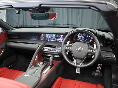 صورة 17 لـ 2021 Lexus LC CONVERTIBLE