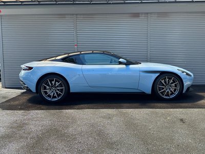 2017 Aston Martin DB11 — фото 5