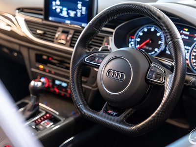 2015 AUDI RS6 AVANT 照片 42