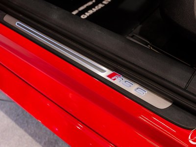 2015 AUDI RS6 AVANT 照片 57