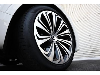 2023 Bentley BENTAYGA thumbnail 9