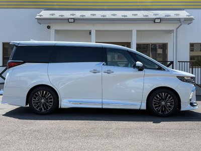 2024 Toyota ALPHARD — фото 3