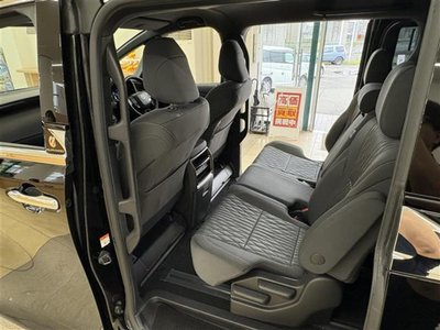 2025 Toyota ALPHARD photo 28