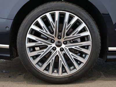 2025 AUDI A8 photo 11
