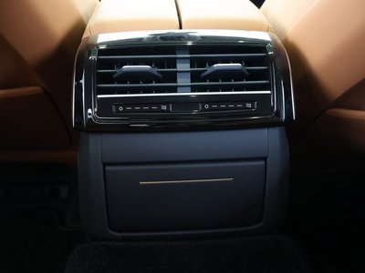 2025 AUDI A8 thumbnail 33